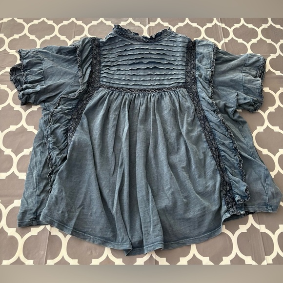 FREE PEOPLE Le Femme Ruffled Crochet shirt Chambray Blue Ruffled Women's Top - Picture 2 of 9
